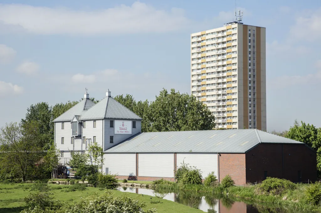 Clapton — documentary and landscape photograph in East London, UK, frame 2 of 18.