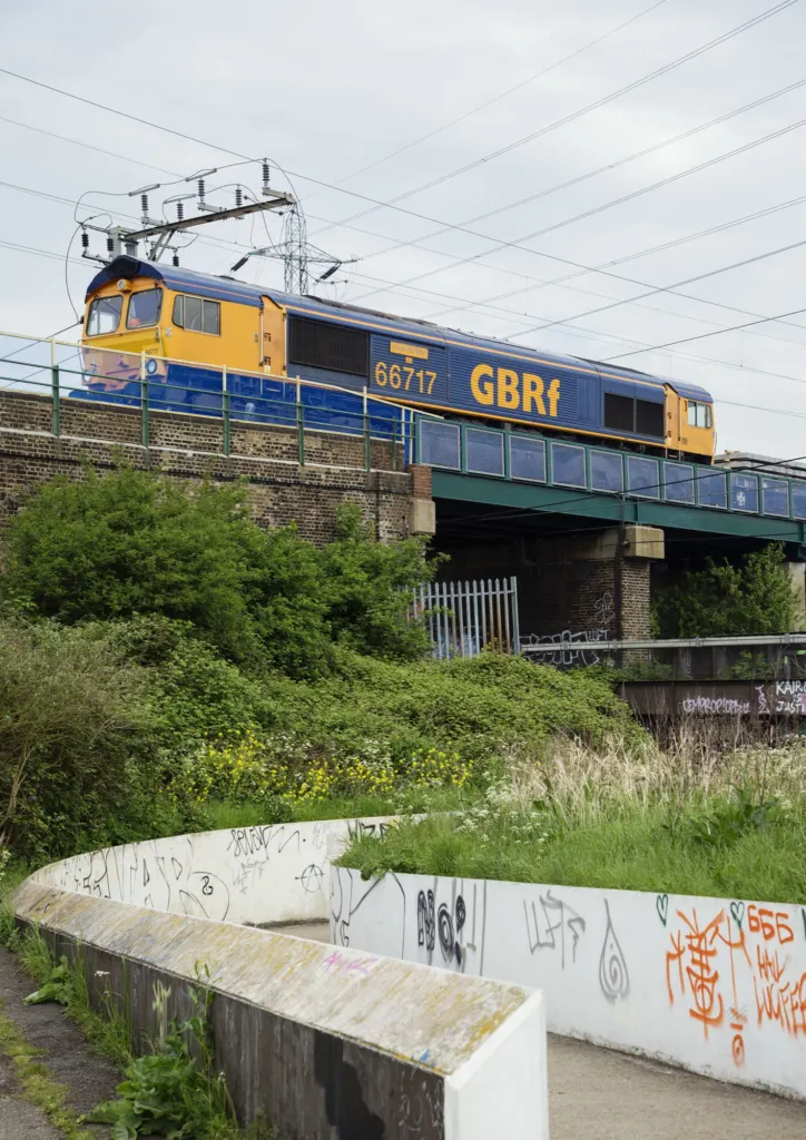 Clapton — documentary and landscape photograph in East London, UK, frame 6 of 18.