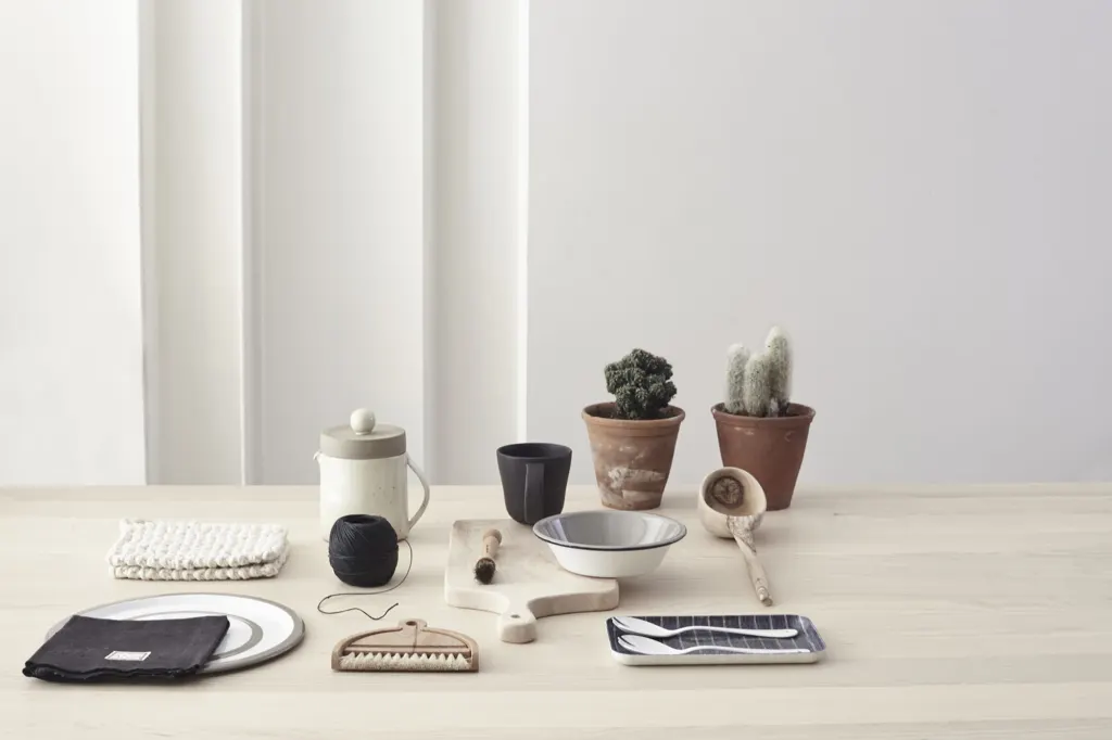 Folklore — commercial and product photograph in London, UK, frame 11 of 106.