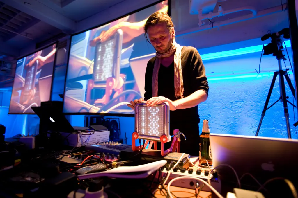 Robert Lippok performing at the Yamaha TENORI-ON launch