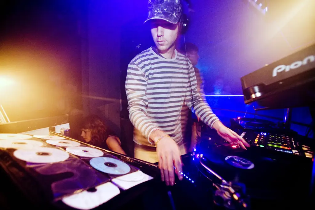 Tiga · Bugged Out at The End