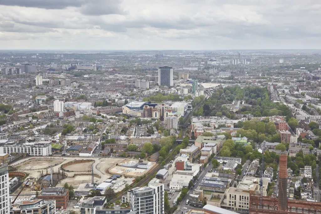 London from Above. Aerial observations of London’s buildings, infrastructure and changing edges.