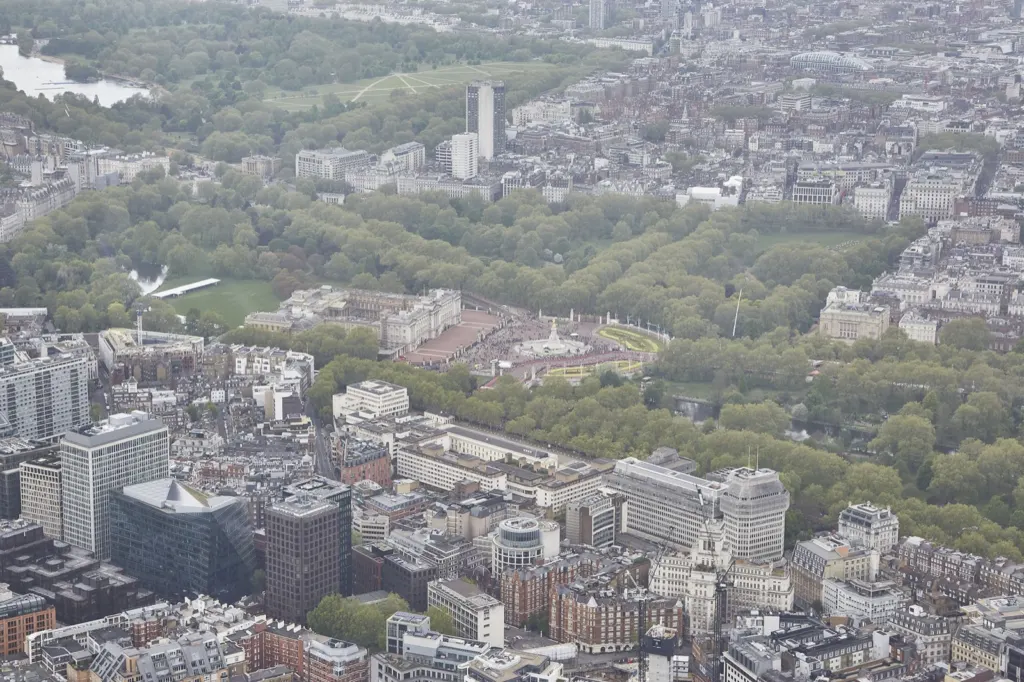 Aerial London — commercial and documentary photograph in London, UK, frame 4 of 13.
