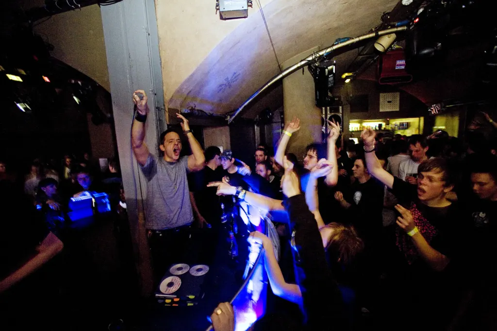 Renegade Hardware at The End · The End, London, UK · frame 9437